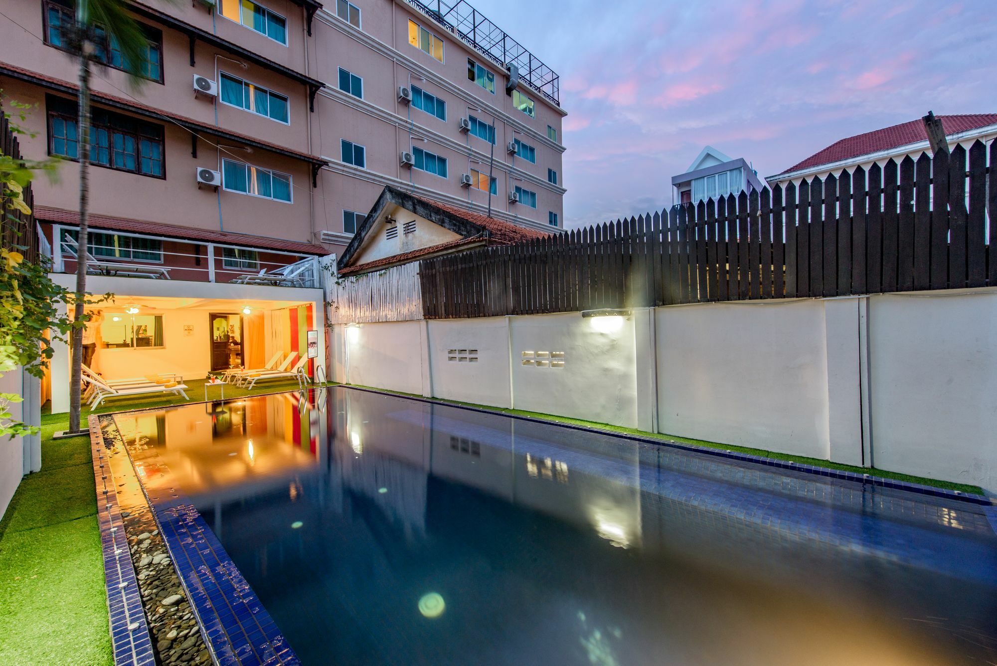 Jk Resident Hotel Siem Reap Exterior photo
